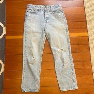 Light Blue Distressed levis Jeans